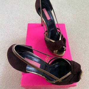 Betsey Johnson Brown and Gold Slingback Heels